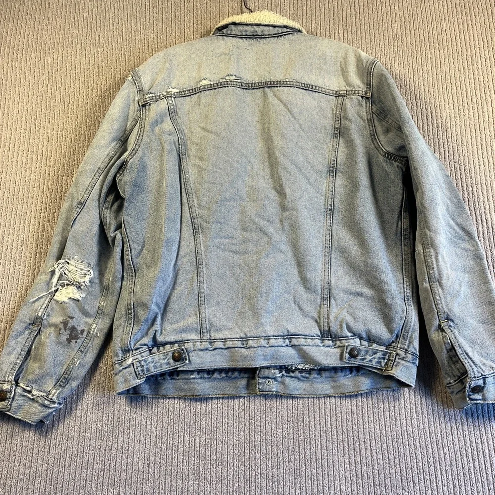 Levi's Vintage Trucker Jacket Men's L Distressed Light Wash Denim Sherpa Lined - Picture 10 of 12